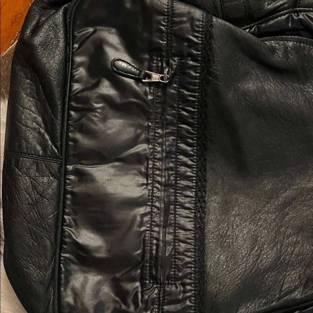 Balenciaga Black Quilted Shoulder Bag - Picture 5 of 7